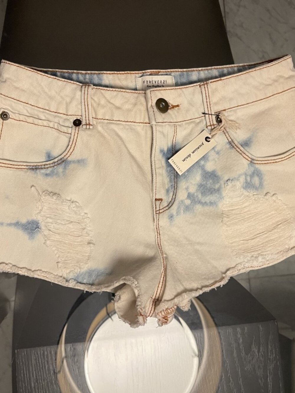 Forever 21 Vintage 2000s White Tie-Dye Distressed Shorts NWT Sz 25 30 Retail